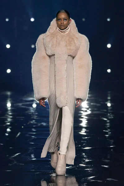 Look 44